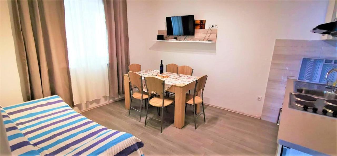 Apartments Kk Celina Exterior photo